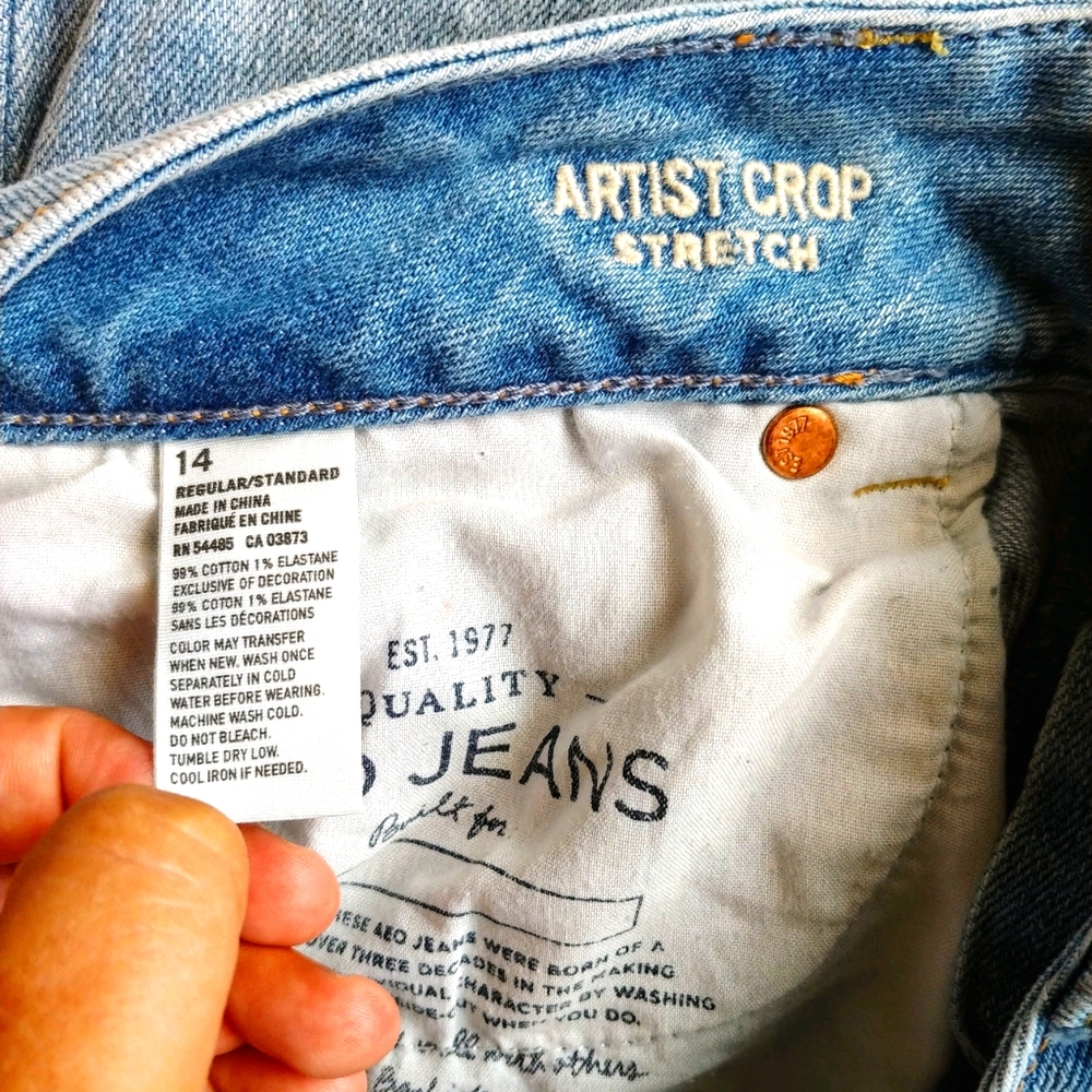 American eagle artist crop jeans - Picture 2 of 2